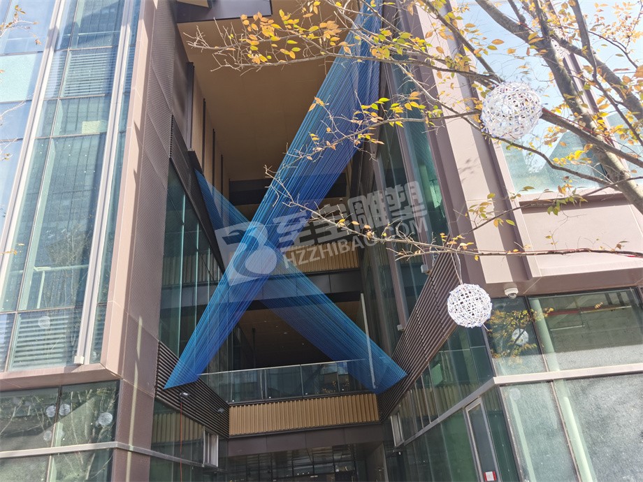 武漢北辰地產(chǎn)光谷里絲線裝置雕塑項(xiàng)目