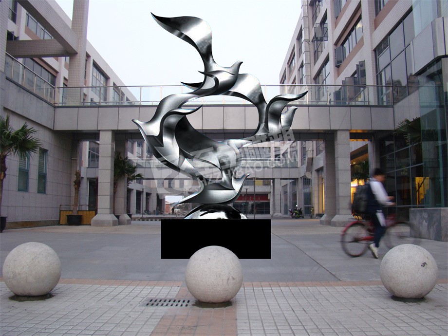 抽象鏡面不銹鋼雕塑原創(chuàng)設計